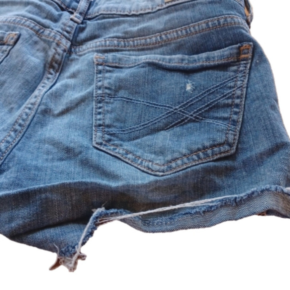 AEROPOSTLE distressed Shorty shorts .  Size 6. Med wash. Great used condition. - Picture 9 of 9